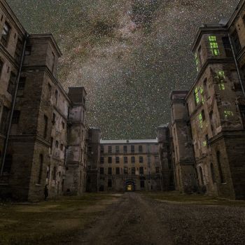 Фотовыставка Александра Ключенкова “Ночной Кренгольм”