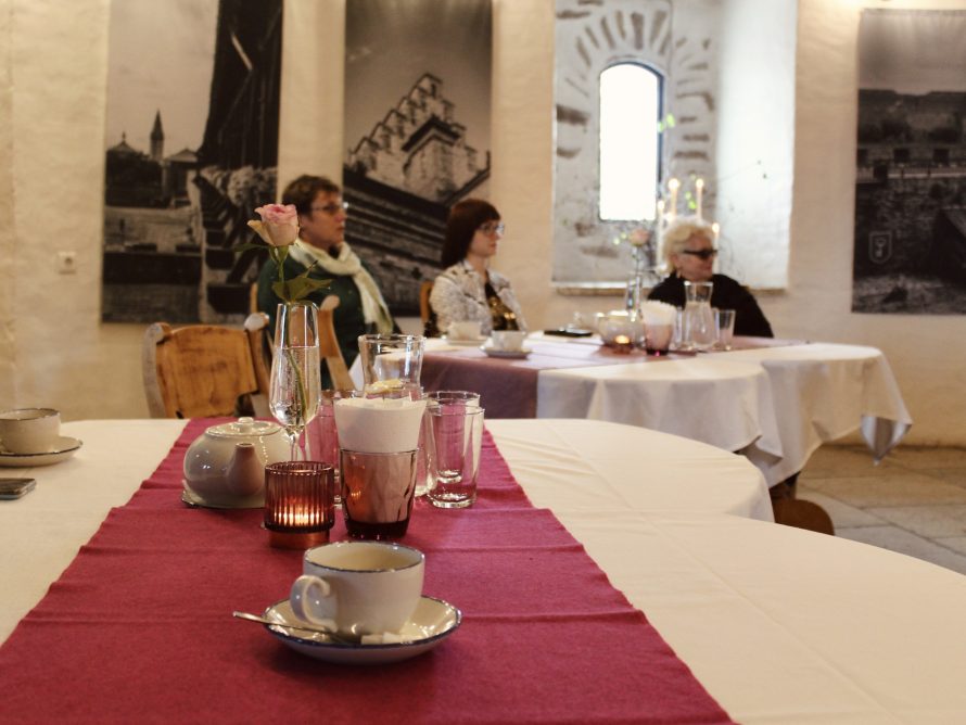 342747654_1951592491867280_8204523063328255816_n