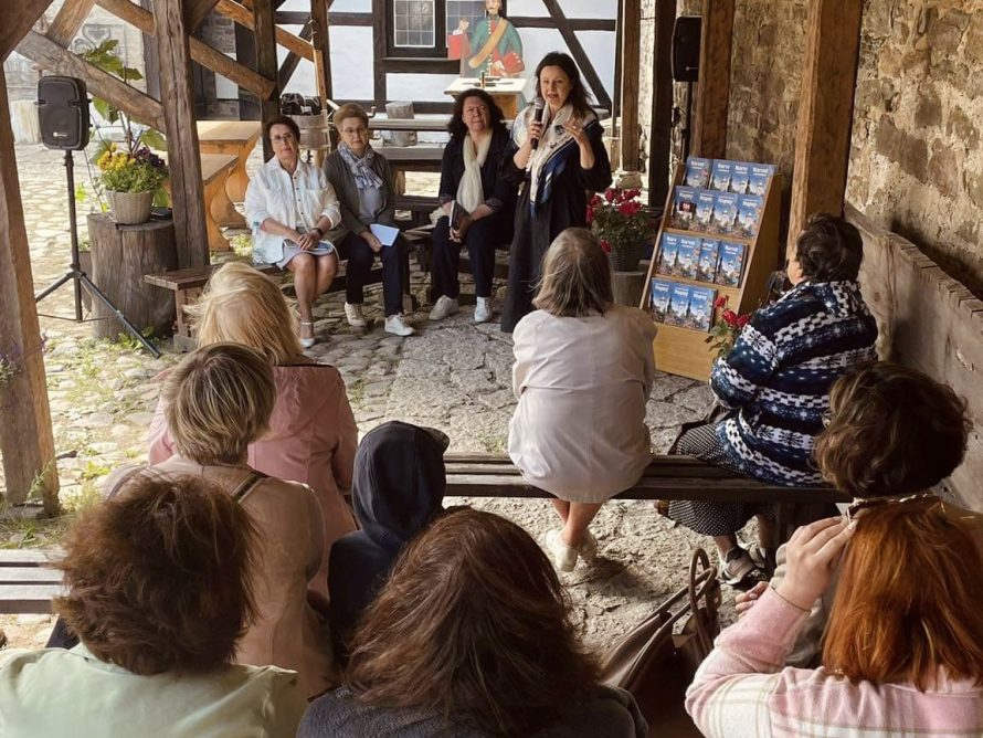 347405884_692769179530772_7012502472178869872_n