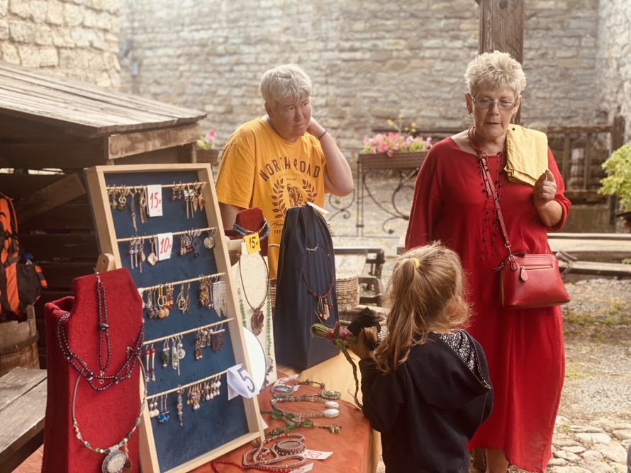 362640338_702801105194246_8275435671303763698_n