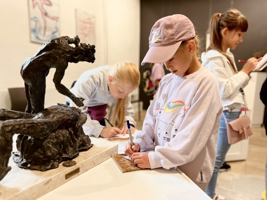 357547446_706227471518276_4678892898996467025_n