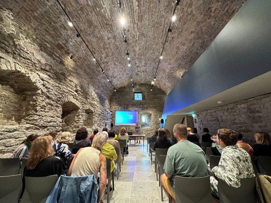 374525869_728345969306426_1486393888889174663_n