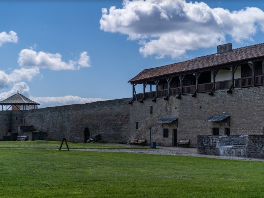 Narva linnuse läänehoovi müür. Markova, Anna. 2021