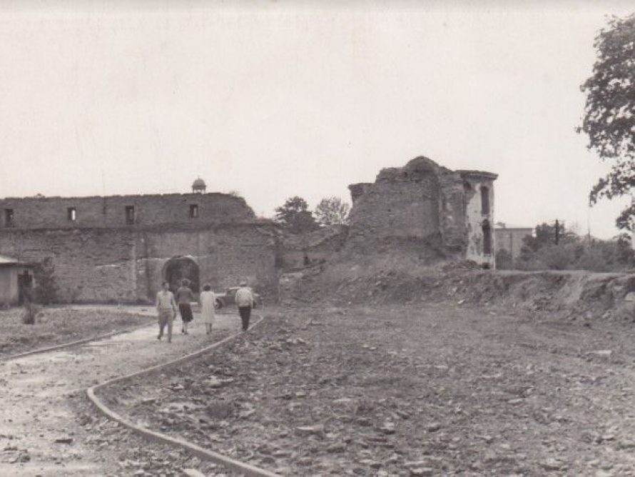 Vaade Narva linnuse siseõuele. 1950.a. lõpp. (Narva Muuseum)
