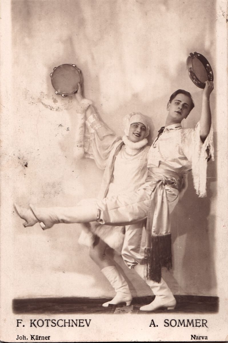 Elfriede Kotšnev ja Artur Sommer (Talvik). Stseen lavastusest. 1930–1940. NLM